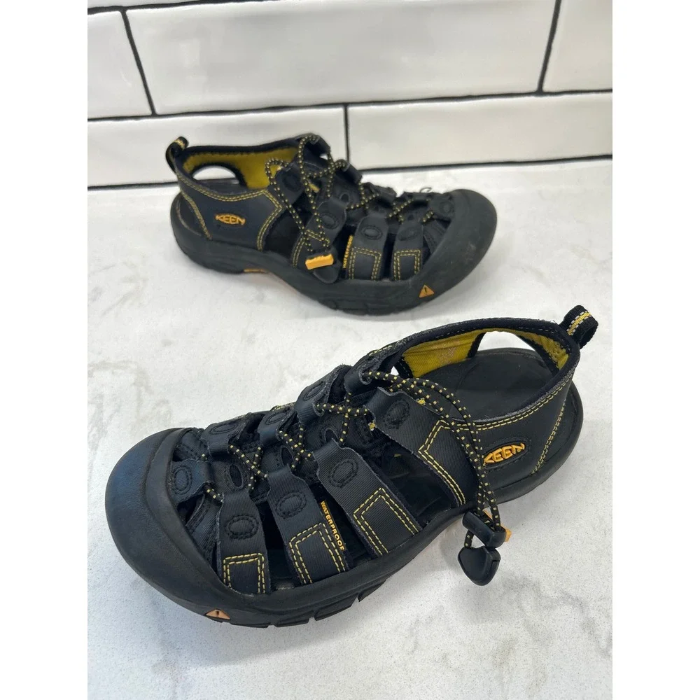 Keen Newport H2 Kids Sandals Black Yellow Waterproof Hiking Water Shoes Size 2
